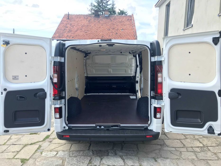 RENAULT TRAFIC L2H1 zabudowa ze sklejki