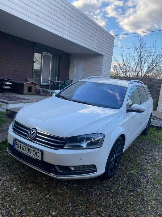 Продам Volkswagen Passat 2012  2.0 Diasel универсал топовой комплектации