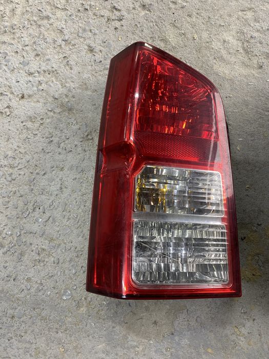 Задній ліхтар фара стоп сигнал нісан  Nissan pathfinder патфіндер