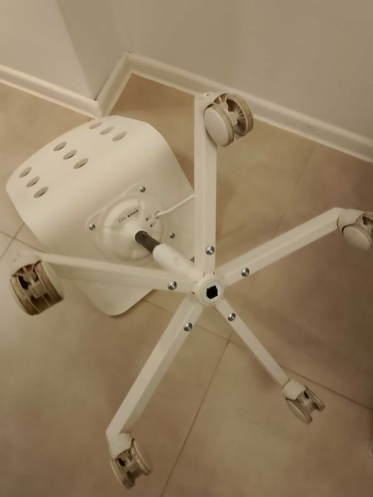 Ikea Jules - białe krzesło obrotowe