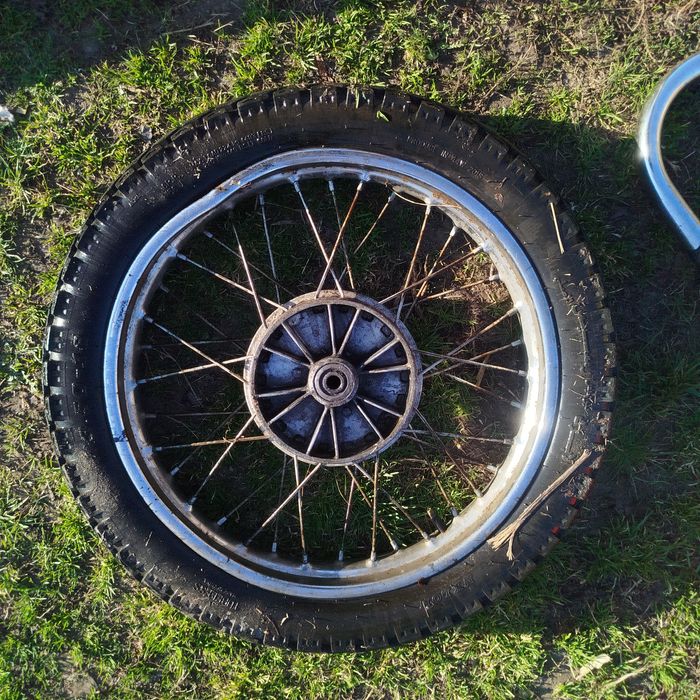 продам передние колёсо на чезет (Ява)