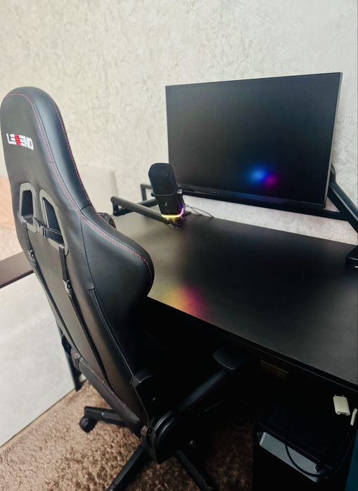 Стіл компʼютерний/письмовий