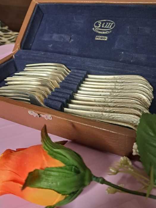 Вилки ЗИШ МНЦ 2- 20 мельхиор: 1 700 грн. - Коллекционирование