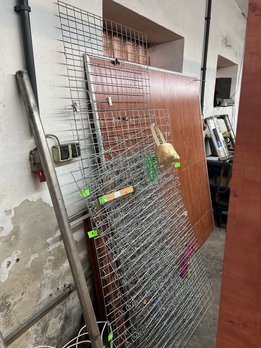 Meble sklepowe Lady regaly witryny sklepowe space wall