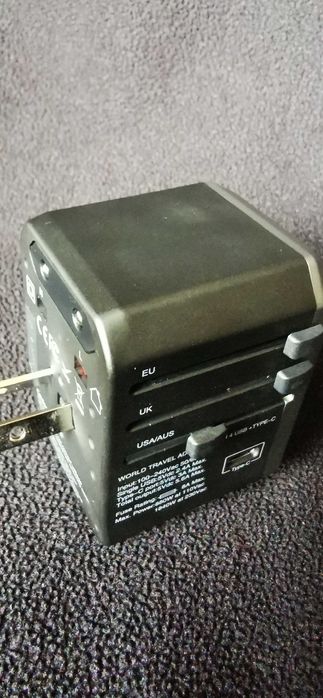 Adapter AC uniwersalny podróżny