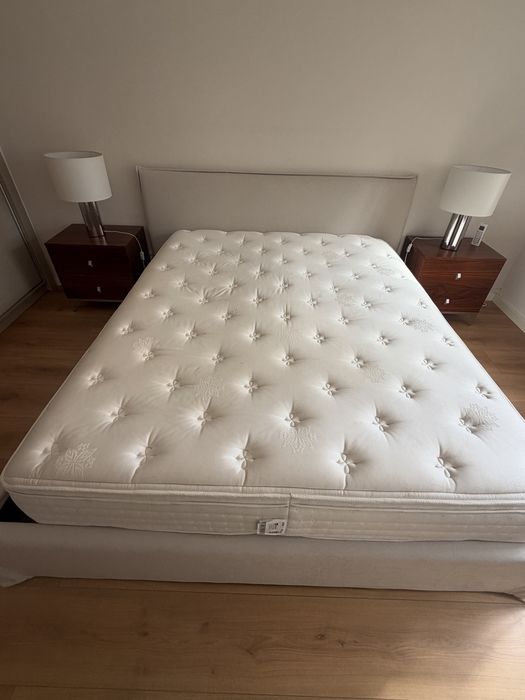 Cama de casal com colchao Molaflex Natura