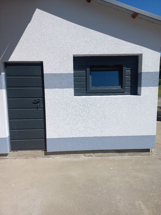 Brama garażowa do muru dwuskrzydłowa