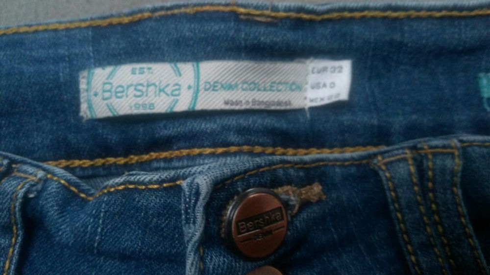 Dżinsy Bershka 32 super skinny