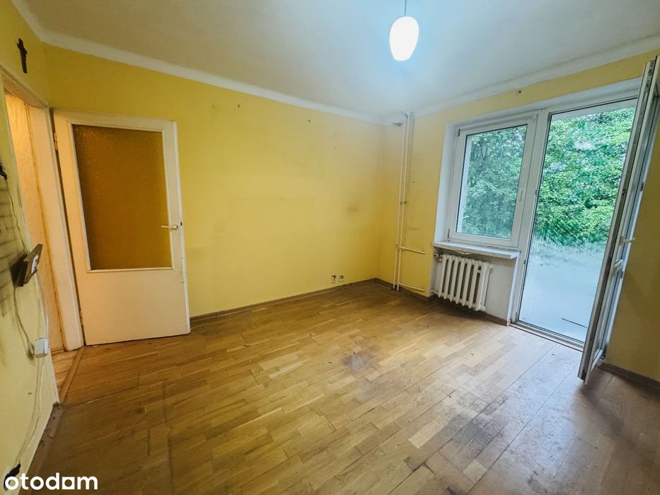 OSIEDLE PIASTOWSKIE ! Do remontu , kawalerka z balkonem , zielono