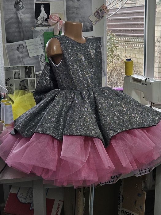Сукня на 6-7 рокiв на високий бал в садочок рожева блискуча пишна фаті