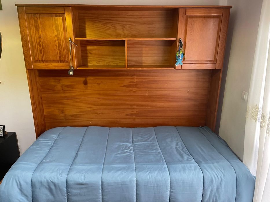 Quarto/ Estúdio em Pinho - 2 camas + Secretária + Colchão