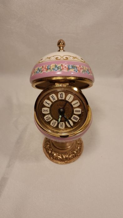 Zabytkowy budzik w stylu ACF Sevres.