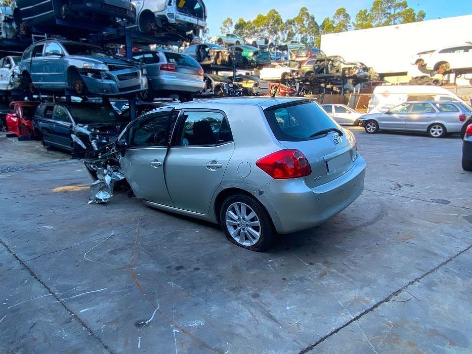 Toyota Auris 1.4 D-4D (90cv) de 2007 - Peças Usadas (7370)
