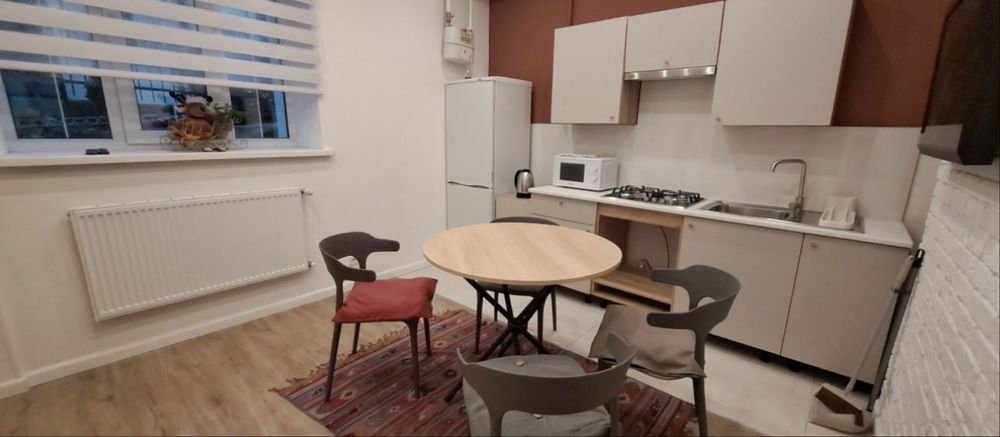 Оренда   Частини будинку  по вул. М.Голубця.