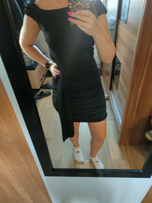 Czarna sukienka NOWA