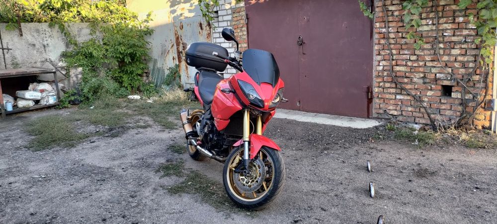 Triumph tiger 1050 (2010)