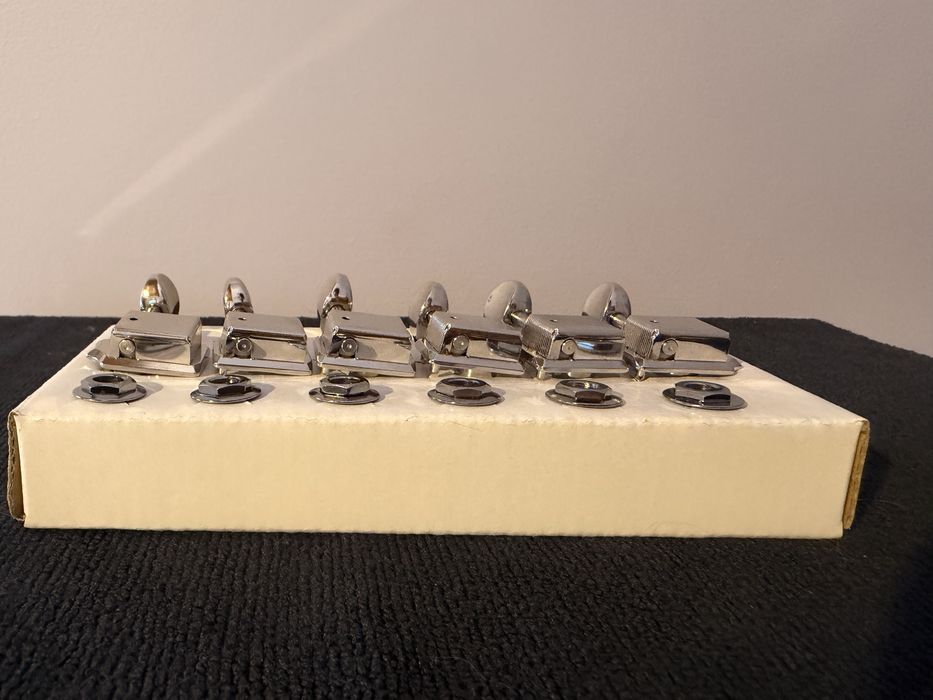 Klucze do gitary elektrycznej Fender ClassicGear Tuning Machines