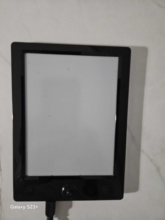 Продам электронную книгу б/у