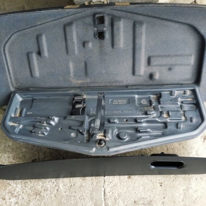 Бмв BMW e39 Карман для інструментів в багажнику