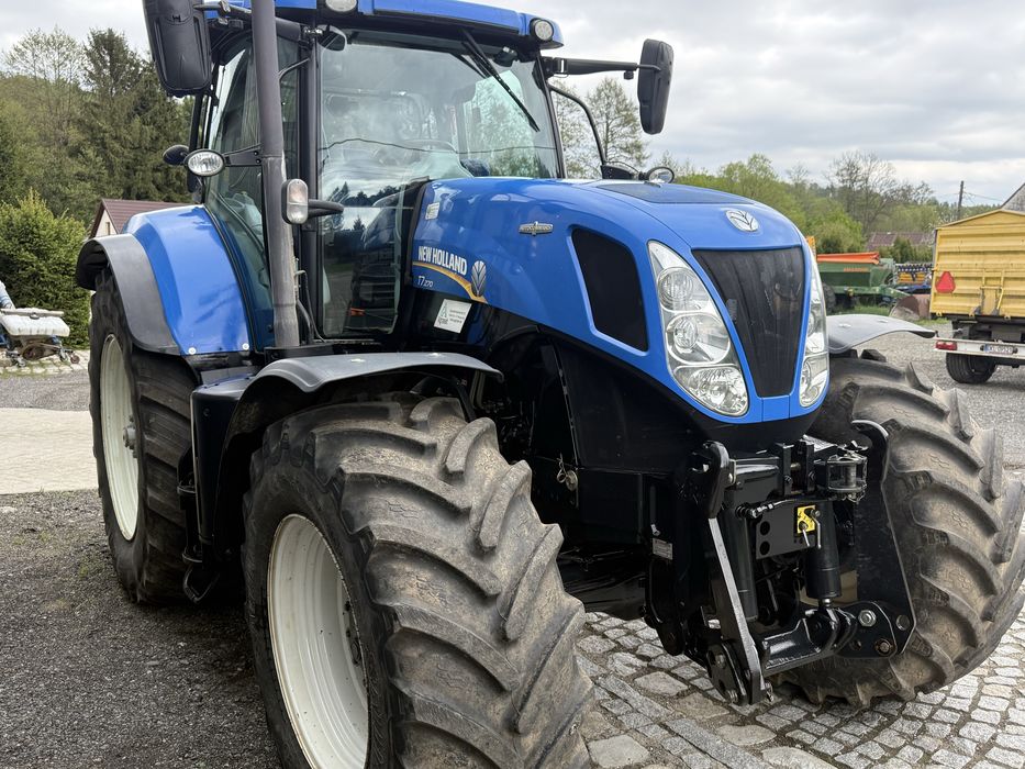Ciągnik New Holland t.7.270 ac