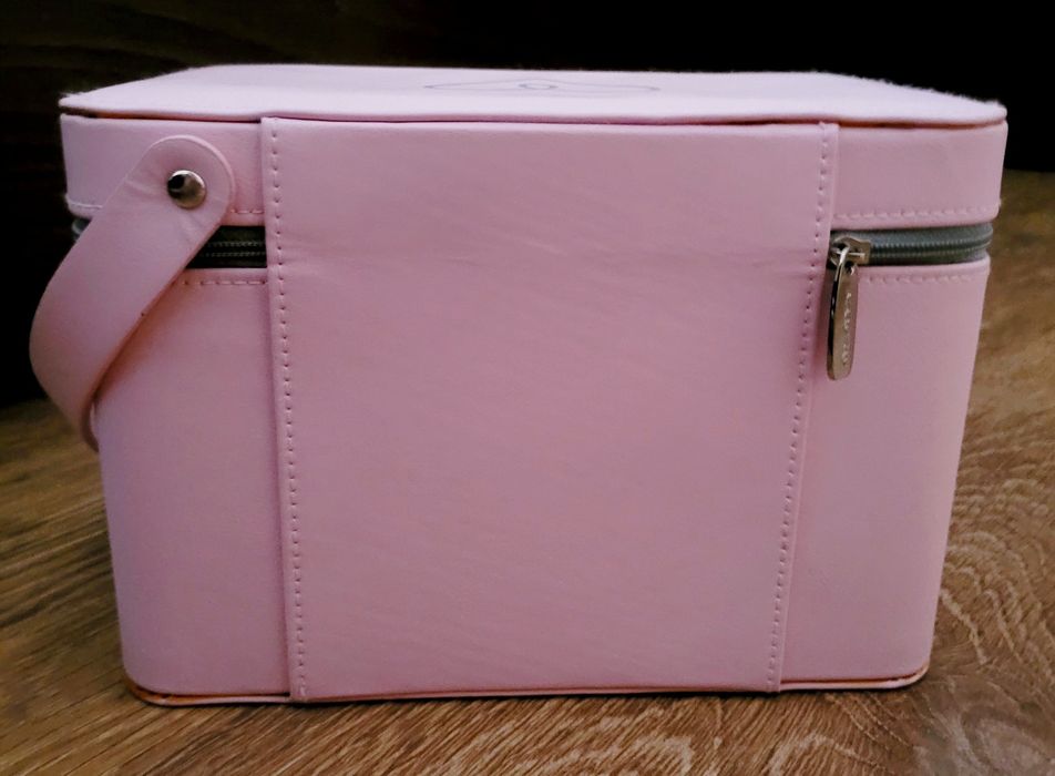 Продам шкатулку для прикрас фірми Mary Kay