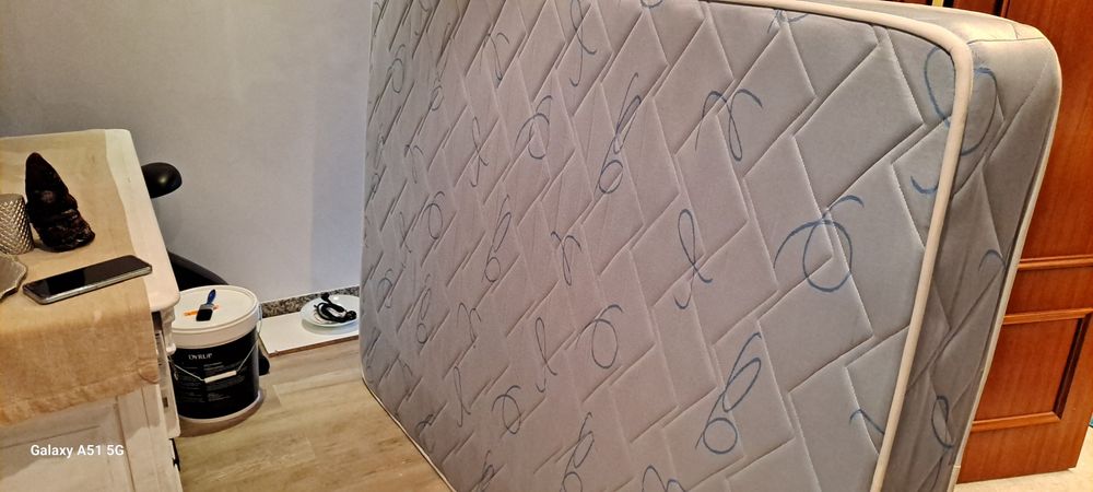 Colchão de molas 133x183