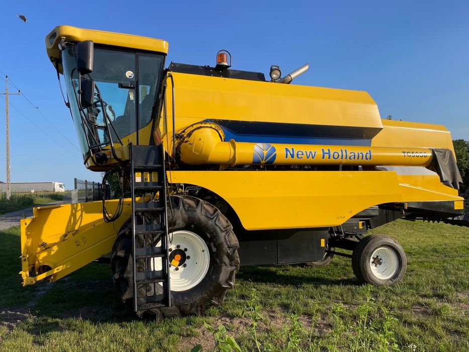 New Holland TC 5050