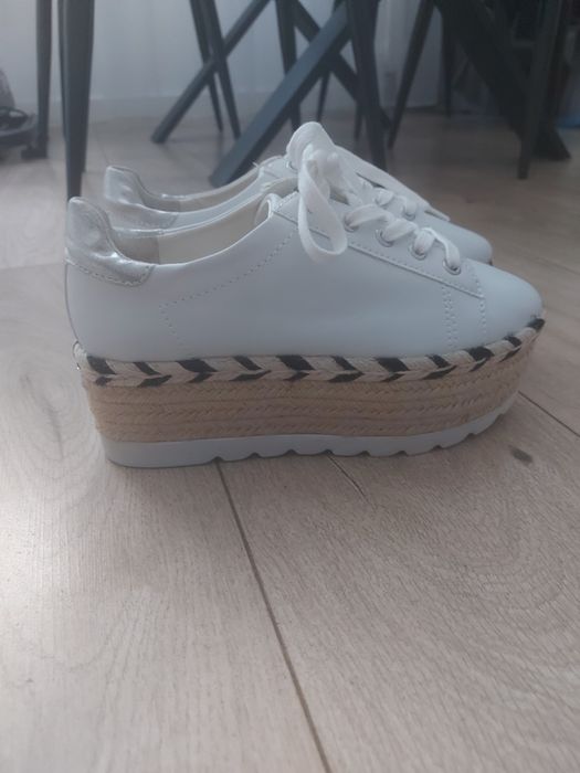 Buty na koturnie Guess ,,nowe"