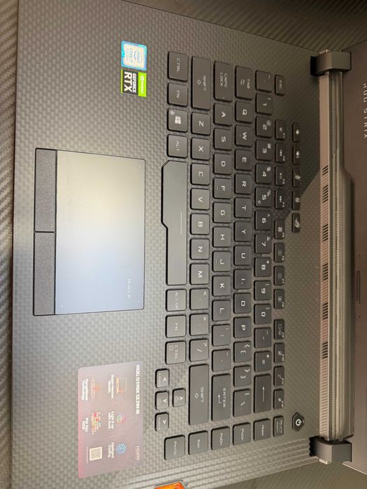 ASUS ROG Strix SCAR III i7 / 32GB / RTX 2070 / 1TB SSD / 240Hz