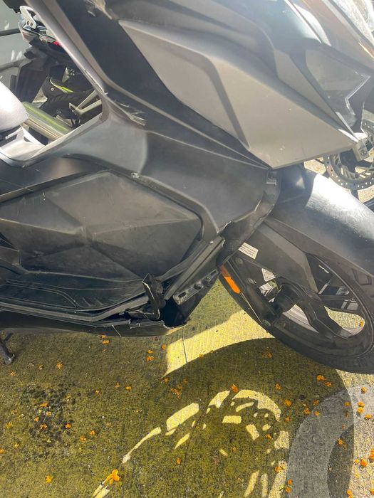 Mota Sym 2023 Pneus Michelin condição 7/10