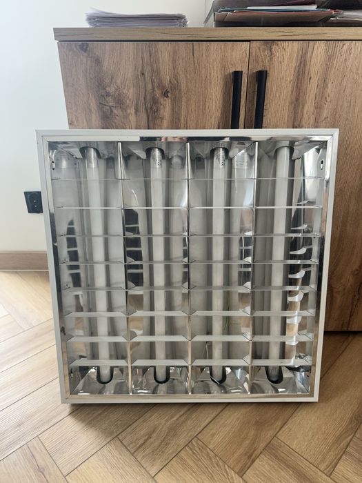 Lampa sufitowa oświetlenie LED 60x60cm razem ze świetlówkami