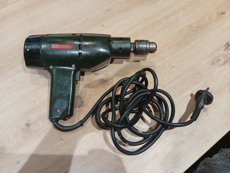 Witam sprzedam wiertarkę widoczna na zdjęciach