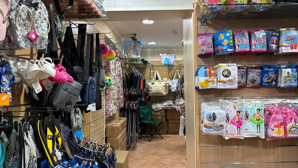 Trespassa-se/ Cedência de espaço comercial em Tavira