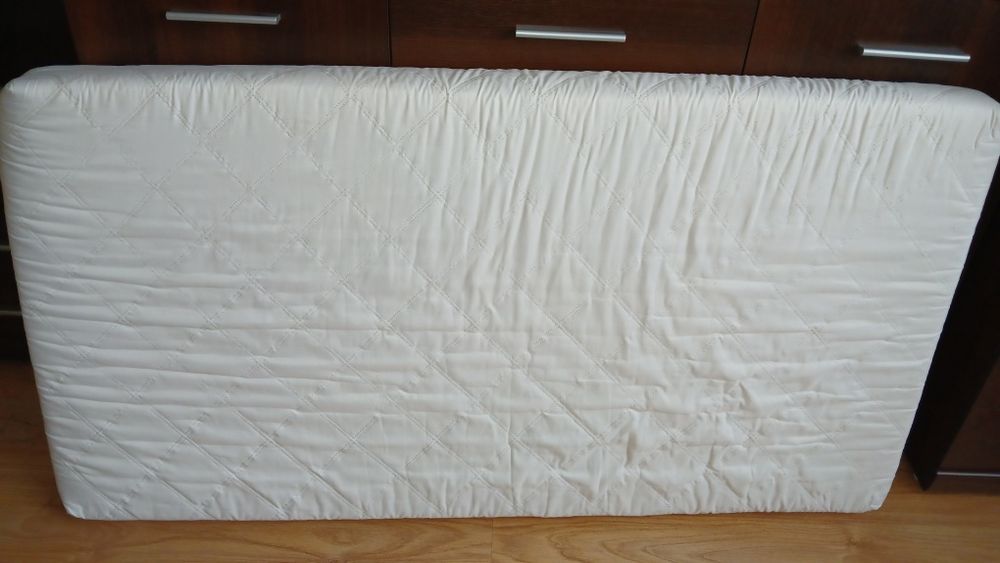 Do łóżeczka materac 70x140 cm