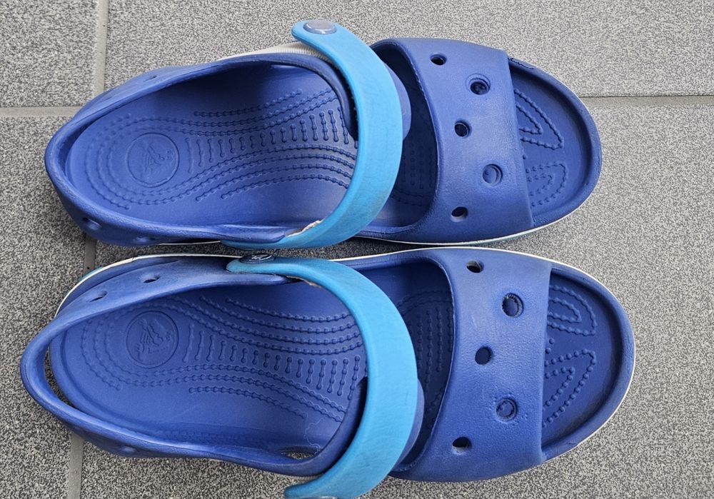 Sandałki Crocs J2 33-34