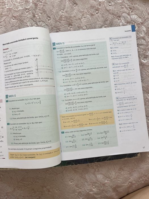 Manuais matemática A Novo Espaço 11° ano