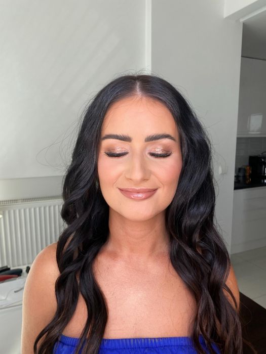 Makijaz, fale, loki oraz stylizacja brwi, atrakcyjne ceny