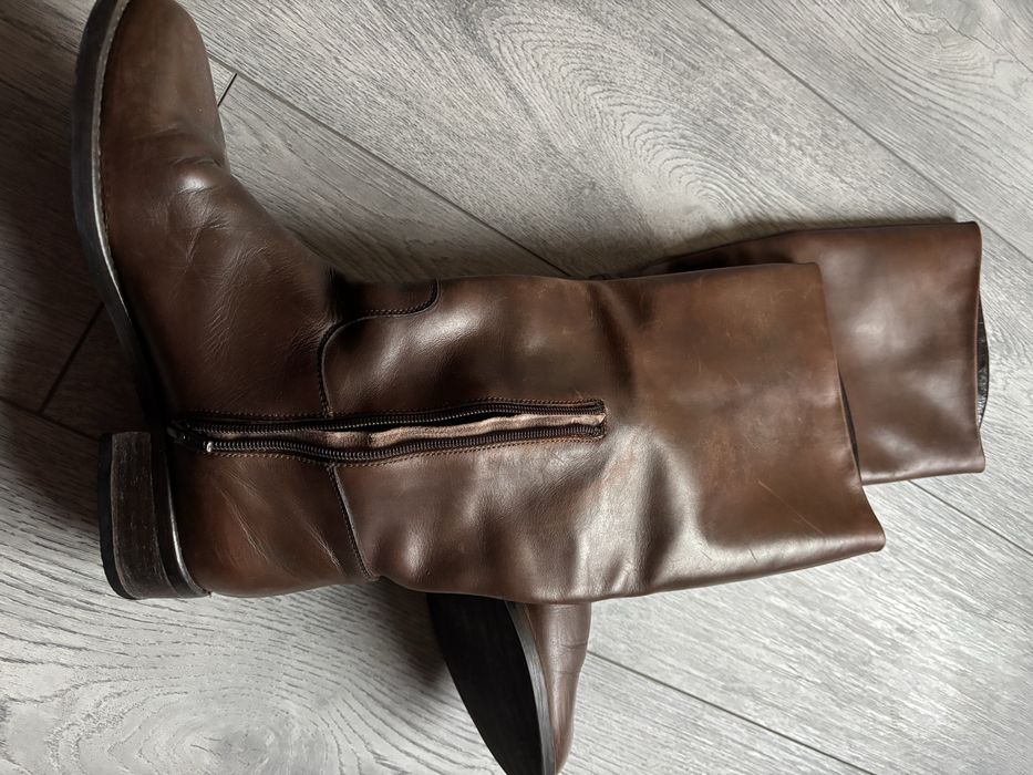 Чоботи жіночі шкіряні, коричневого кольору, виробництво Італія