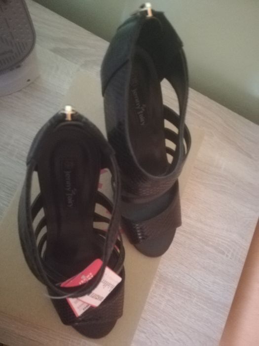 Buty na szpilce nowe