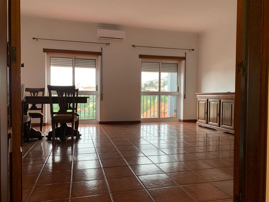 Apartamento T1, Em prédio com elevador, junto ao Continente