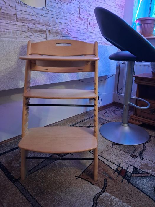 Krzesełko do karminienia drewnianie