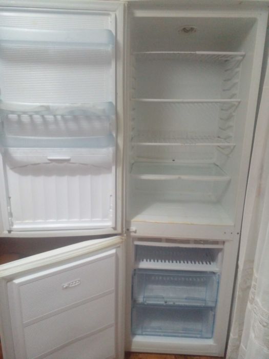 Продам 2-х камерный холодильник Nord