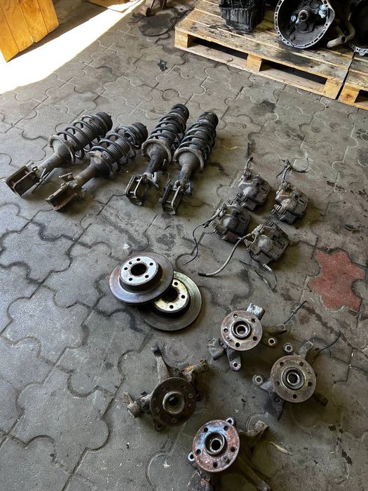 Передние стойки в сборе Mercedes Vito Вито 638 Днепр