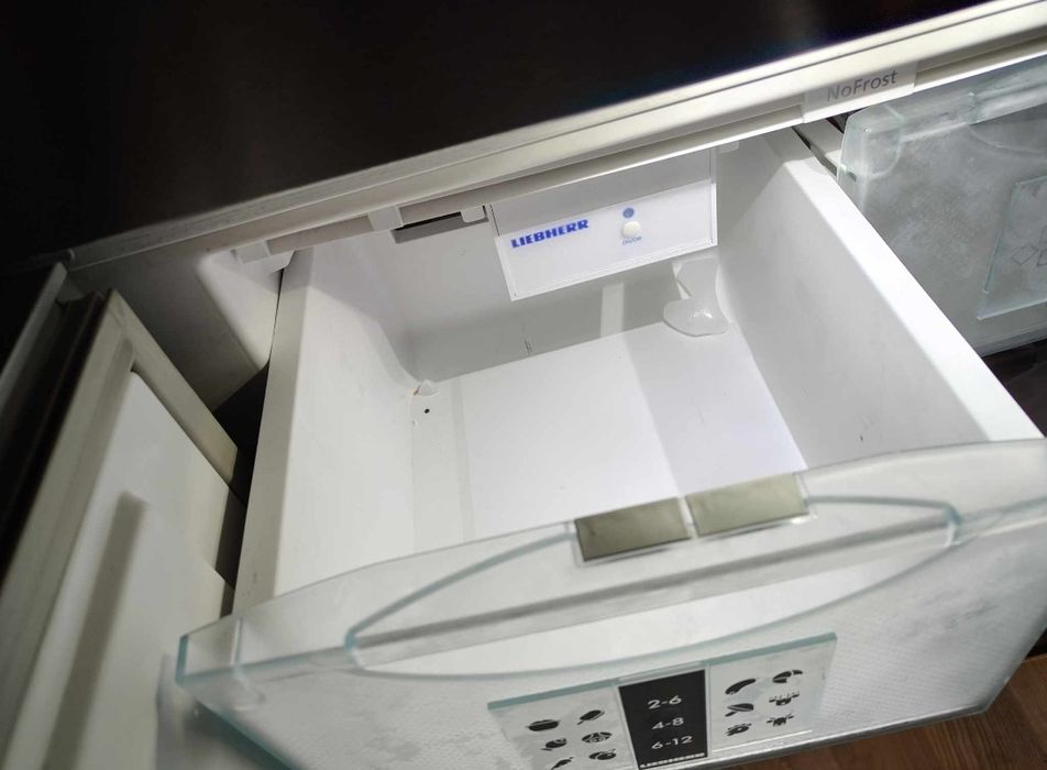 Lodówka Liebherr CBNes 5167 – Premium Model z Kostkarką do Lodu