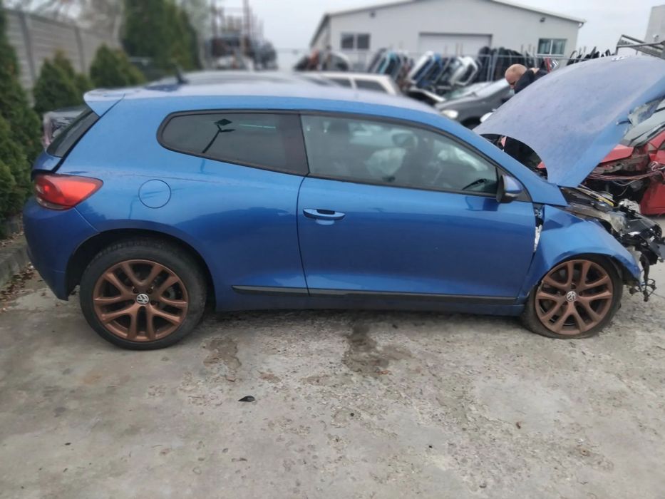 VW Scirocco z silnikiem 1,4 TSI Ozn. CAVD i skrzynią manualną 6 b ozn. KWB lakier kod LR5Z
