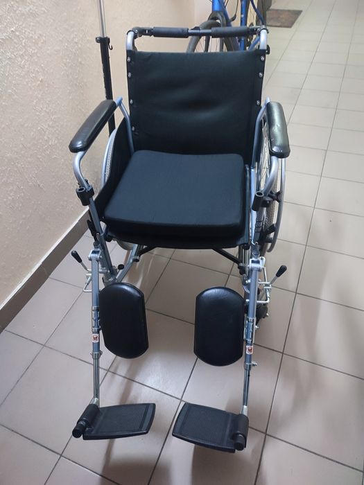 Крісло колісне  (інвалідний візок) Vitea Care VCWK703