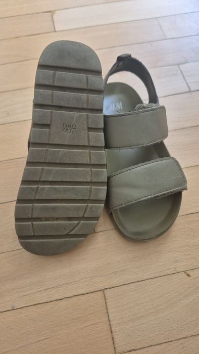 Sandały HM rozmiar 27