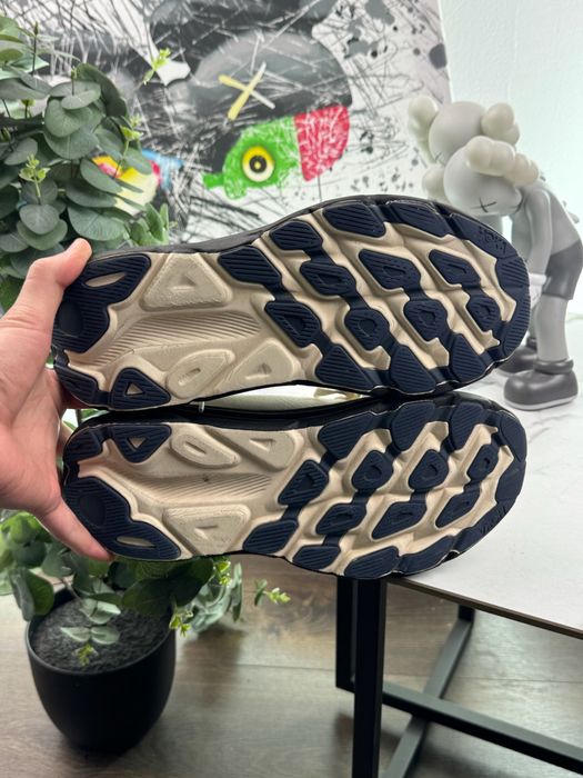 Кросівки Hoka Clifton 9 43 розмір Е8582