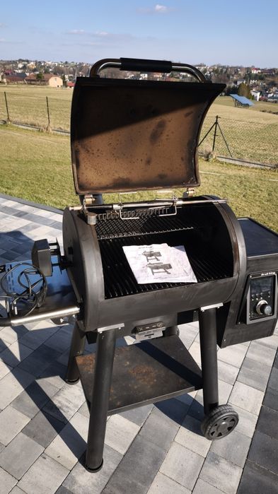 Grill, smoker Broil King Regal Pellet 400, żeliwne ruszta, różen