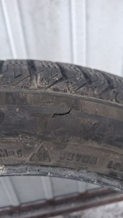 Продаю б/в Continental ContiVikingContact 7 225/50 R17 98T